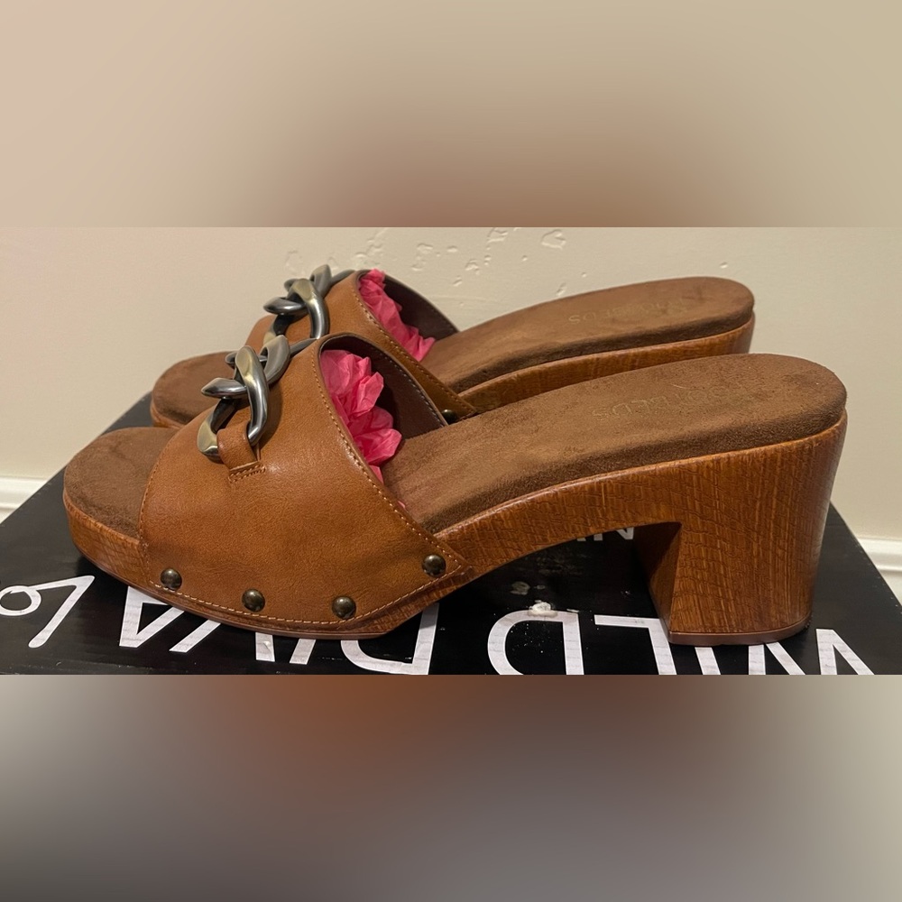 White Mountain Foot Beds Clog Sandals